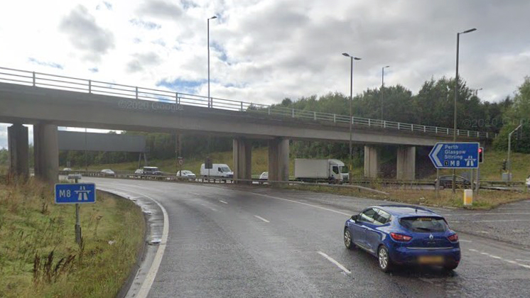 INSTALLING TRAFFIC MONITORING EQUIPMENT ON THE M8 WESTBOUND