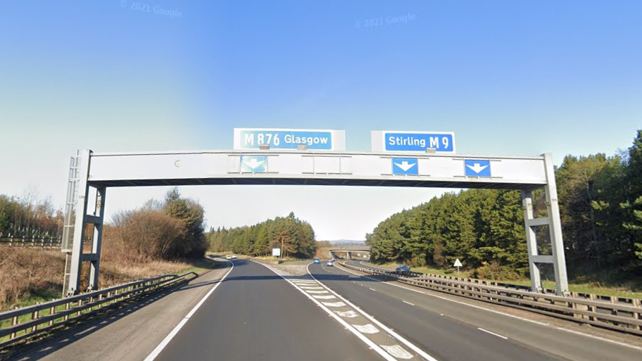 RESURFACING THE M876 EASTBOUND PRIOR TO JUNCTION 2