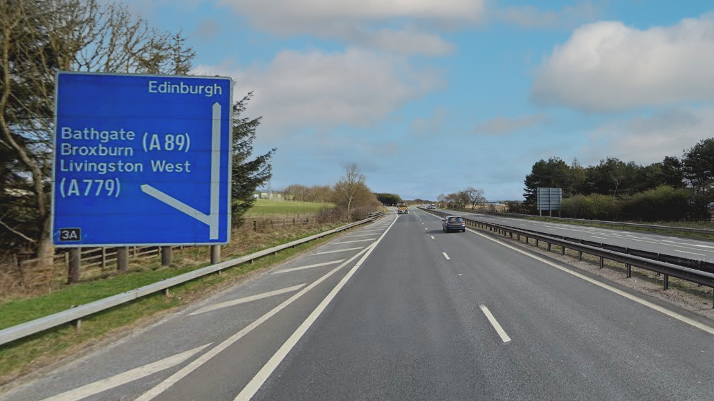 RESURFACING THE EASTBOUND M8 1.5 MILES PRIOR TO JUNCTION 3