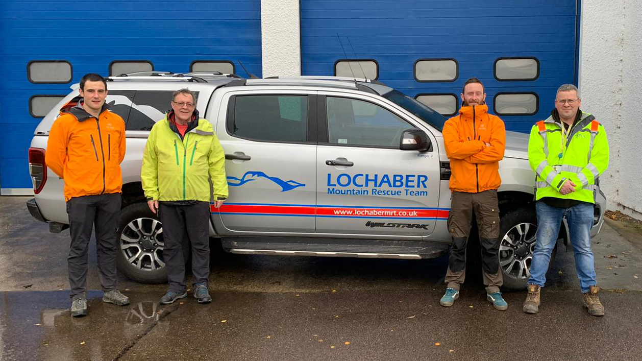 LOCHABER MOUNTAIN RESCUE TEAM RECEIVES £1,000 DONATION FROM BEAR SCOTLAND