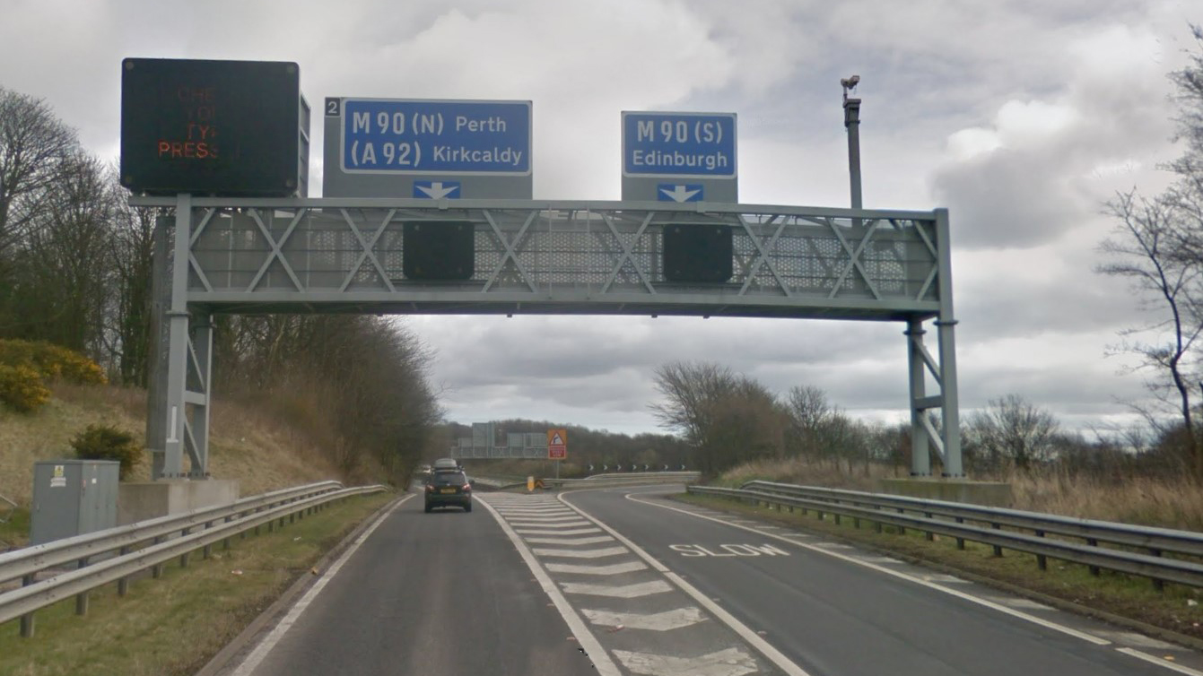 RESURFACING THE A823(M) SLIP ROAD ONTO THE NORTHBOUND M90