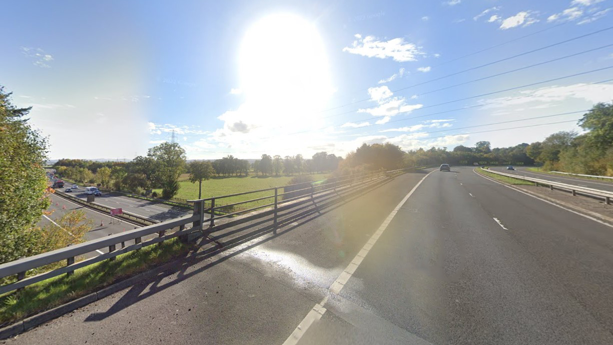 RESURFACING THE WESTBOUND M876 AT M9 JUNCTION 7