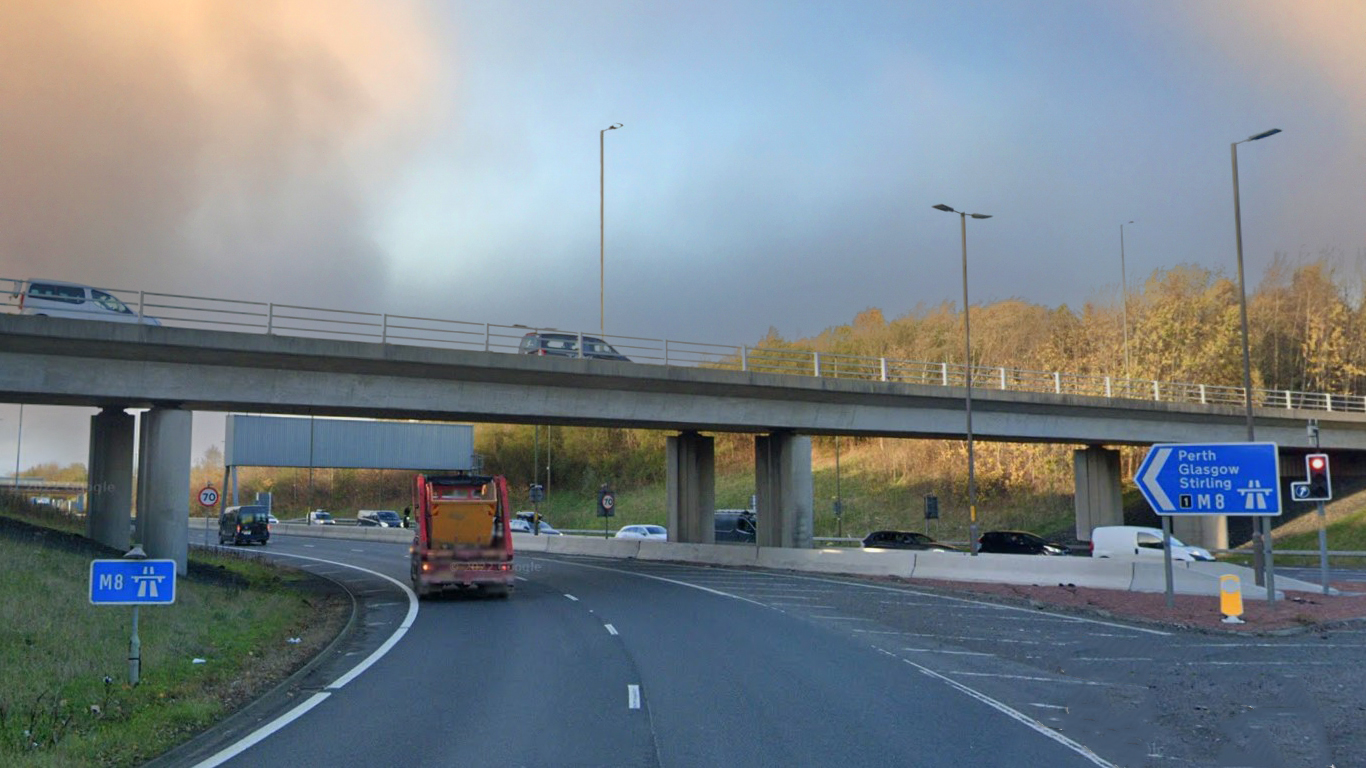 OVERNIGHT RESURFACING WORKS ON THE WESTBOUND M8
