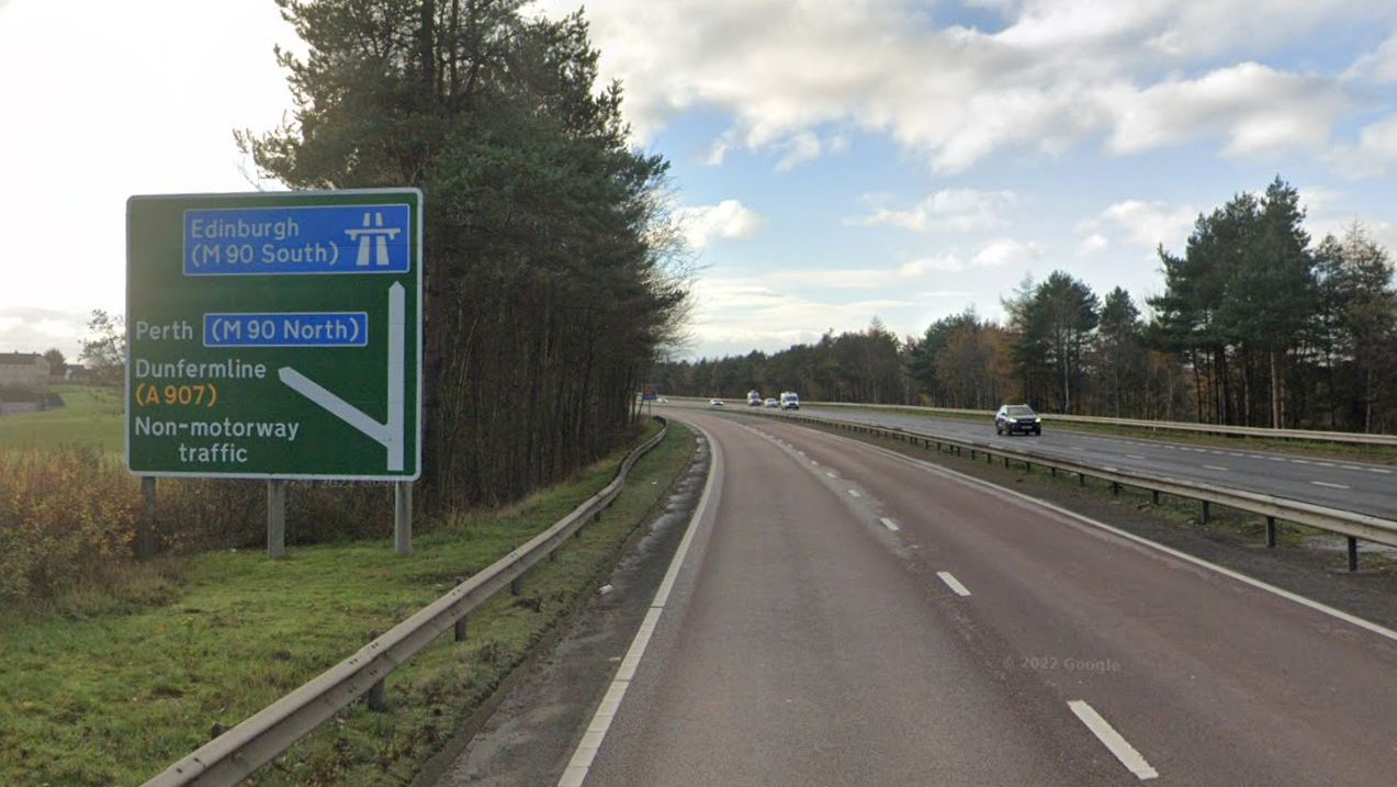 RESURFACING THE M90 SOUTHBOUND SLIP ROAD FROM A92