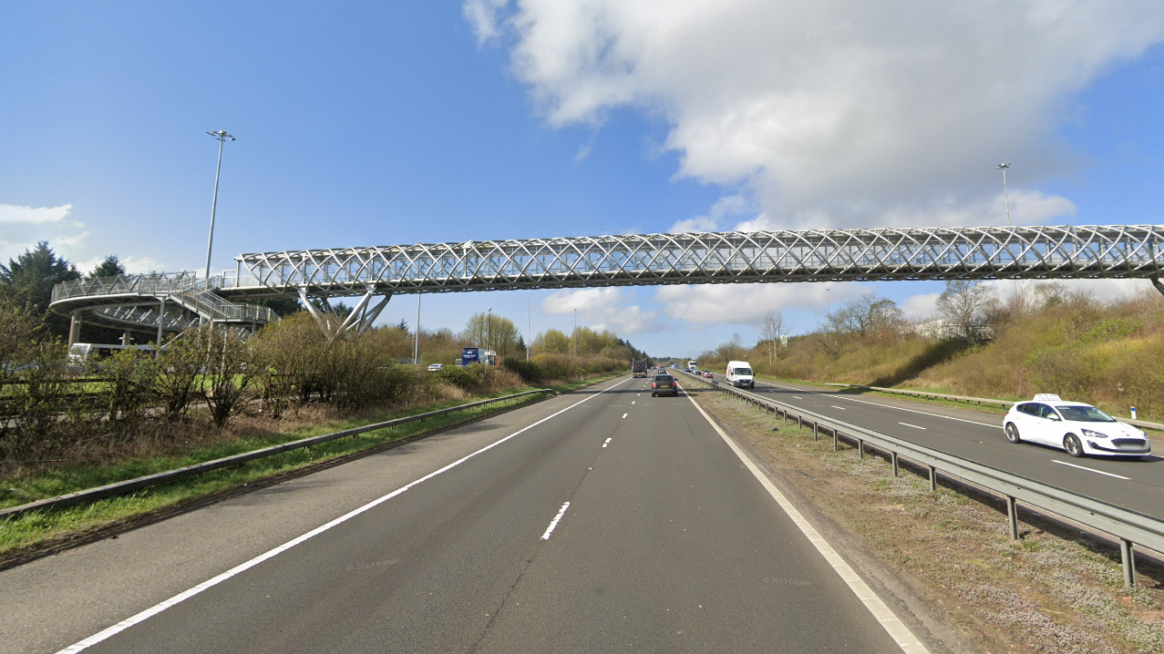 M8 HARTHILL FOOTBRIDGE ROOF CLEANING WORKS