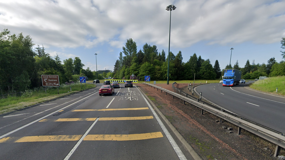 RESURFACING THE M9 NORTHBOUND PRIOR TO KEIR ROUNDABOUT