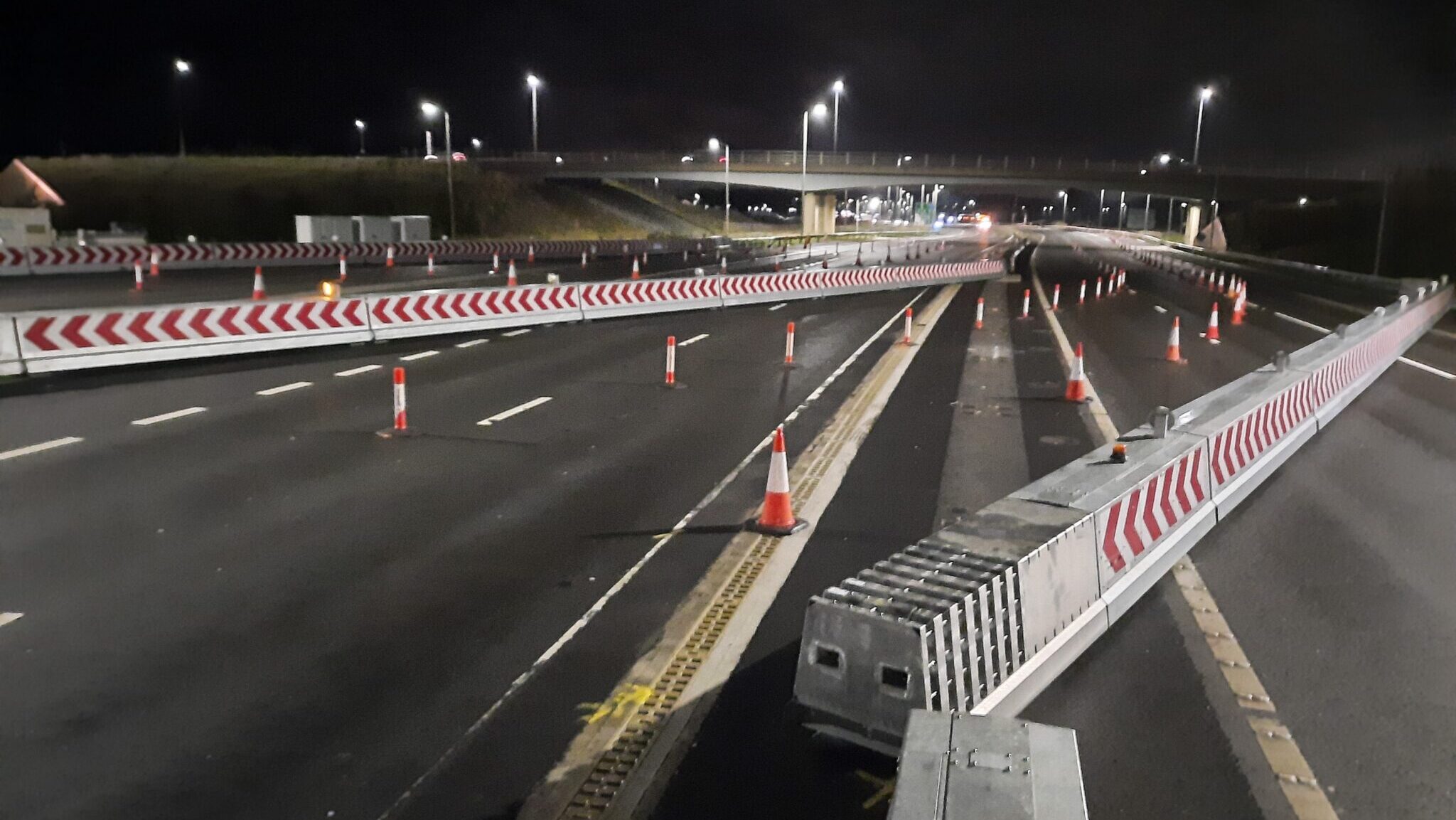M90 WORKS – ‘INTELLIGENT ROAD STUDS’ FOR QUEENSFERRY CROSSING AUTOMATED BARRRIERS