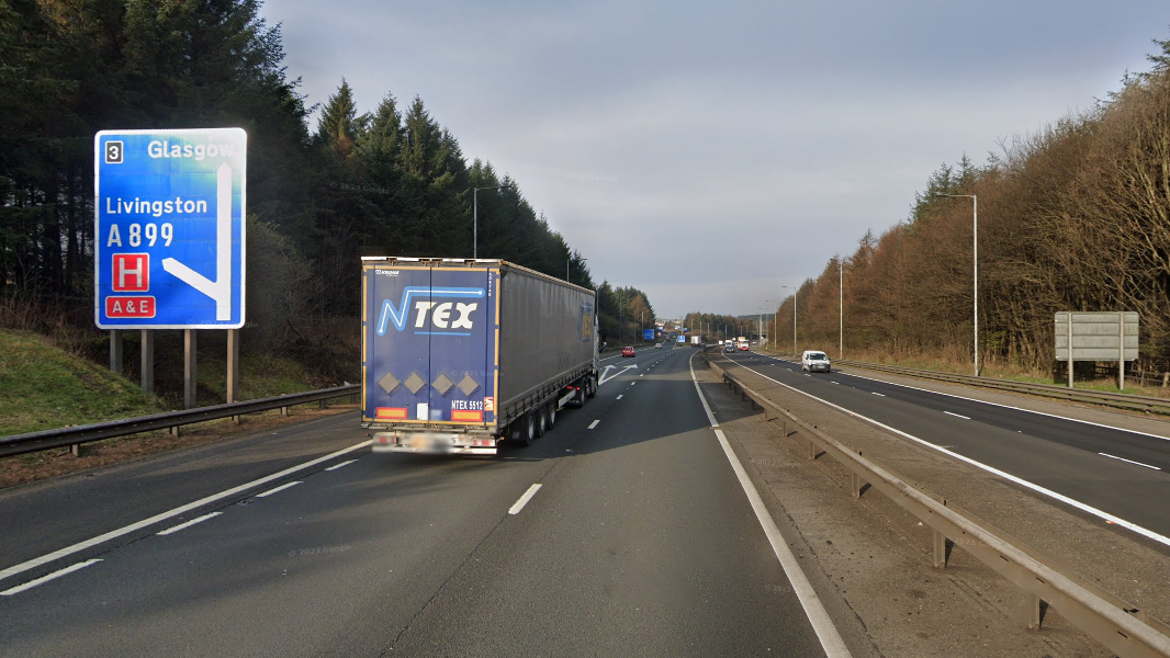 RESURFACING THE M8 WESTBOUND AFTER JUNCTION 3